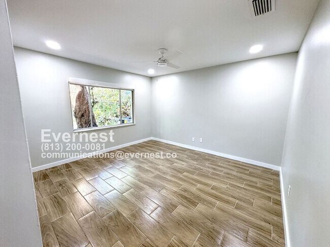 Building Photo - 3-Bedroom/2-Bath Home with Fenced Yard & Private Pool/ Available Soon!