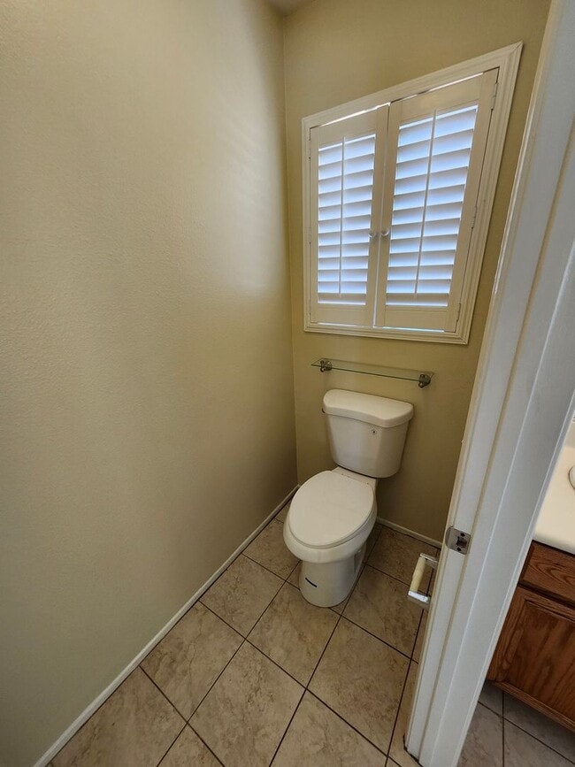 Building Photo - Beautiful two-story home located in the he...