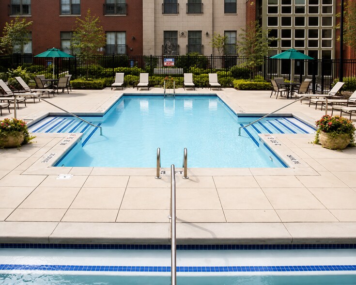 Pool - 1000 Providence Plz