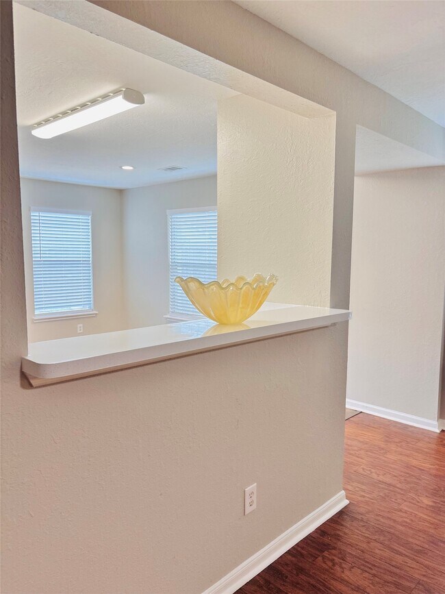 Building Photo - 8134 Sanders Forest Ct