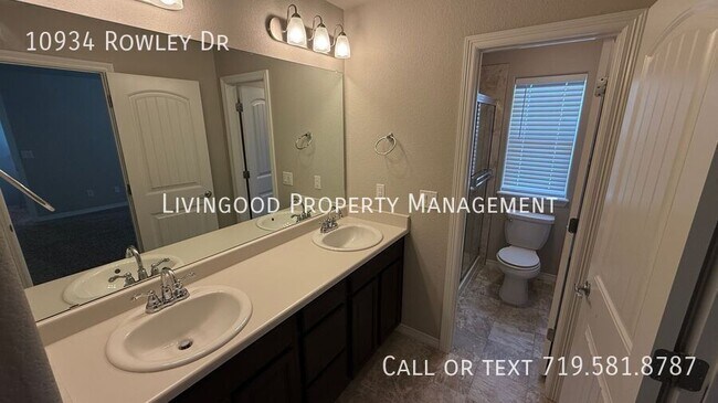 Building Photo - 10934 Rowley Dr