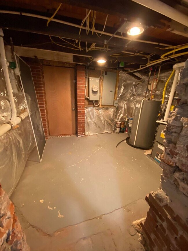 Building Photo - Stunning 2bed/3.5ba Highlandtown Home - Re...