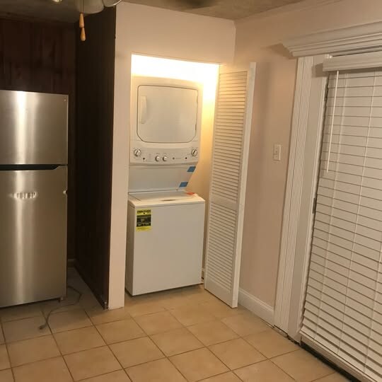 Building Photo - 44334 Village Dr