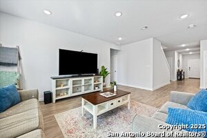 Building Photo - 515 Bella Rosa Trl