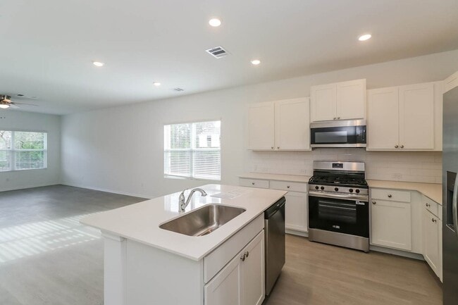 Building Photo - 1624 Boggy Crk Rnch Rd