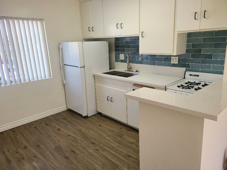 Building Photo - 361 13th St