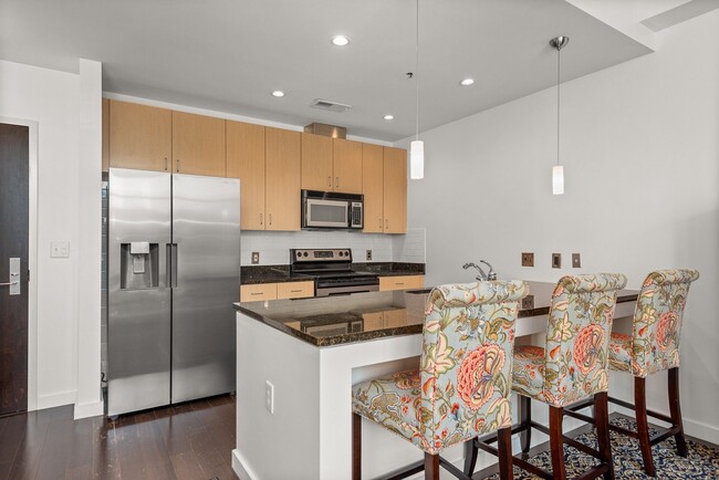 Building Photo - Fully Furnished Studio Condo at The Adelicia