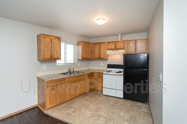 Building Photo - 7230 NE 18th Ave