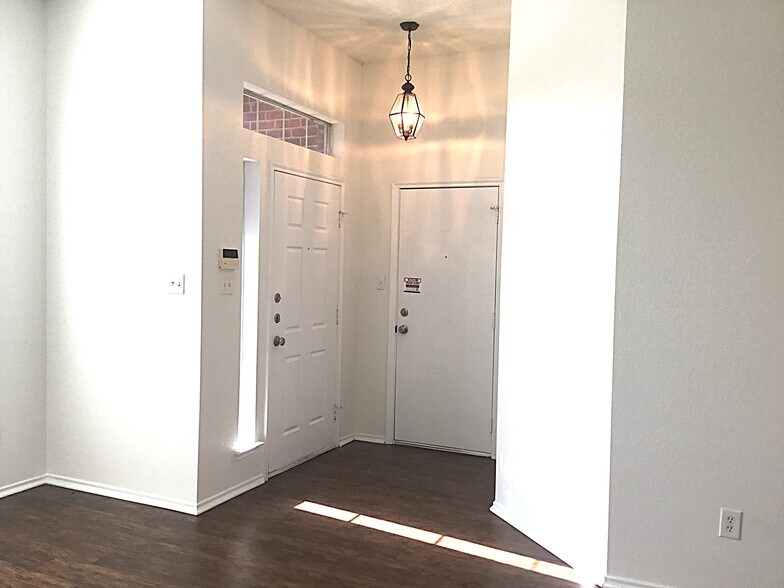 Building Photo - 7221 Ranger Way