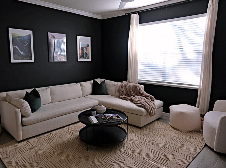 Living Area - 2923 Shadow View Cir