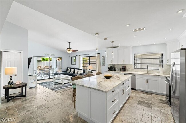 Building Photo - 521 102nd Ave N