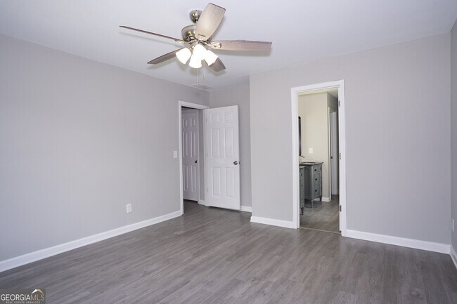 Building Photo - 3043 Saddle Creek Dr
