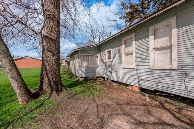 Building Photo - 254 S Railroad St