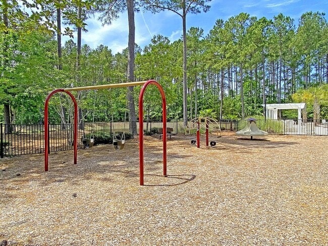 Building Photo - 4824 Willow Brook Ln