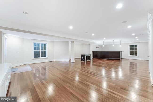 Building Photo - 829 Golden Arrow St