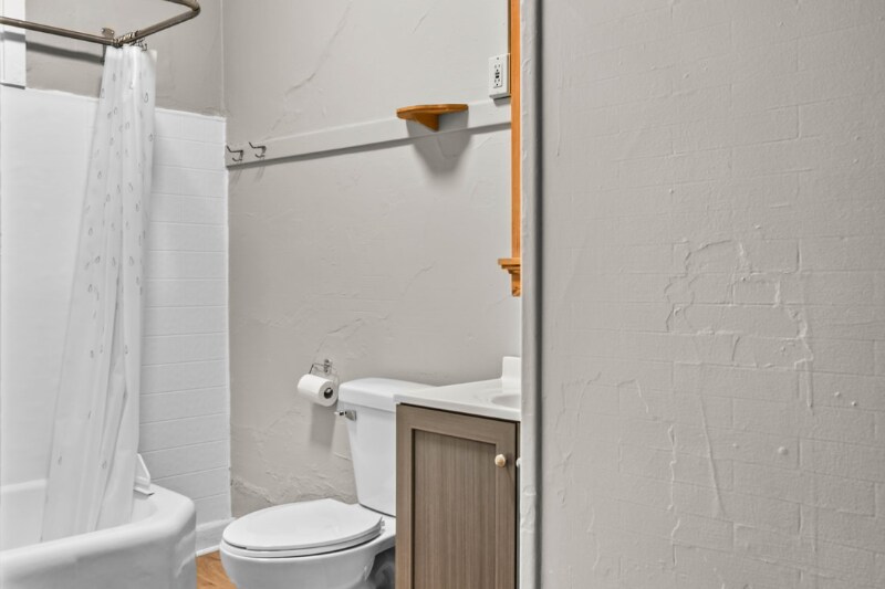 Building Photo - 933 Spaight St