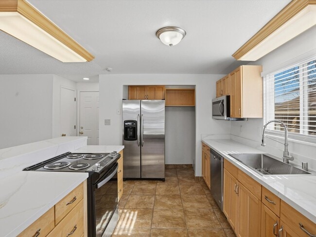 Building Photo - Upgraded Sparks Home