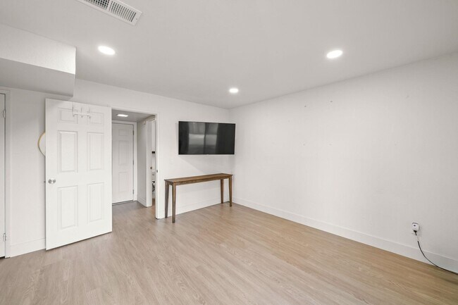 Building Photo - 882 Coral Ridge Cir