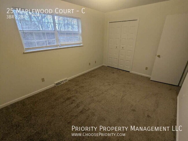 Building Photo - 25 Maplewood Ct