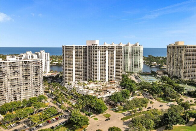 Building Photo - 20281 E Country Club Dr