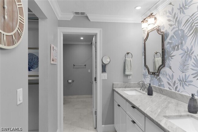 Building Photo - 1020 Swallow Ave