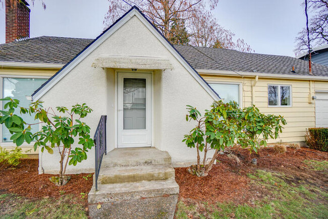 Building Photo - FOUR BEDROOM HOUSE IN CAMAS