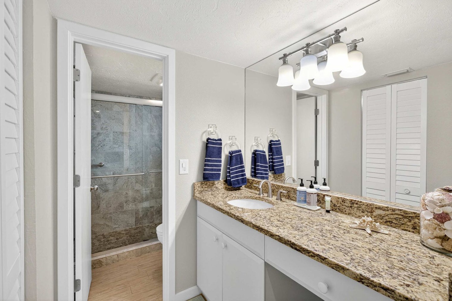 Building Photo - 5201 Gulf of Mexico Dr