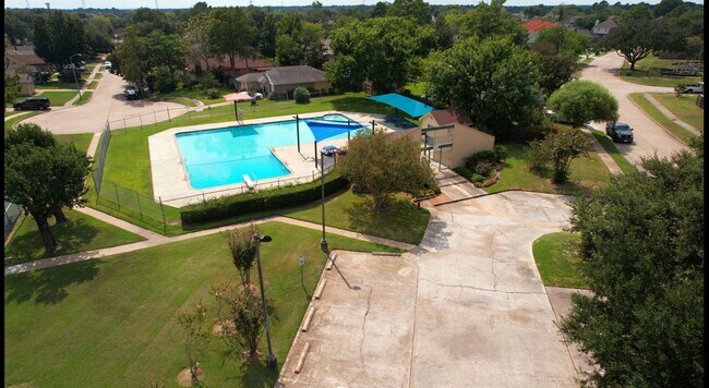 Building Photo - 18326 Autumn Trails Ln