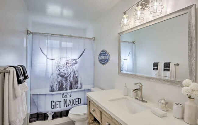 Building Photo - 40902 Ely Way