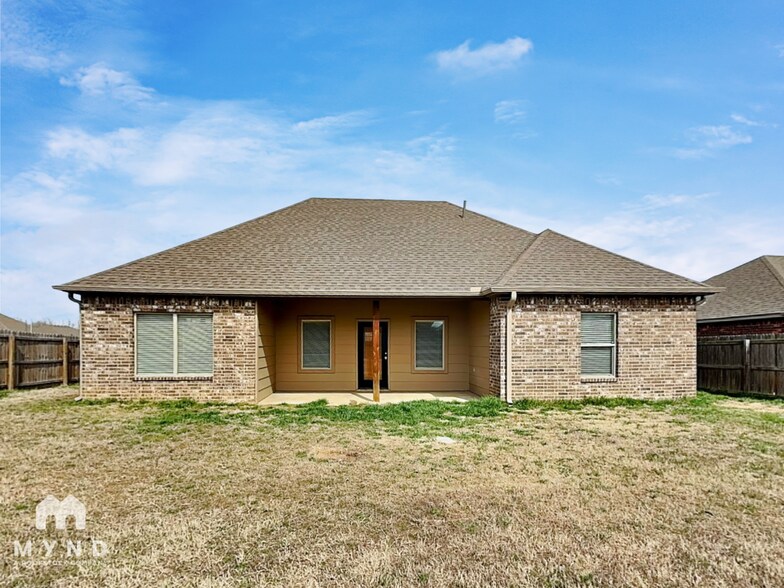 Building Photo - 1101 Midway Rd