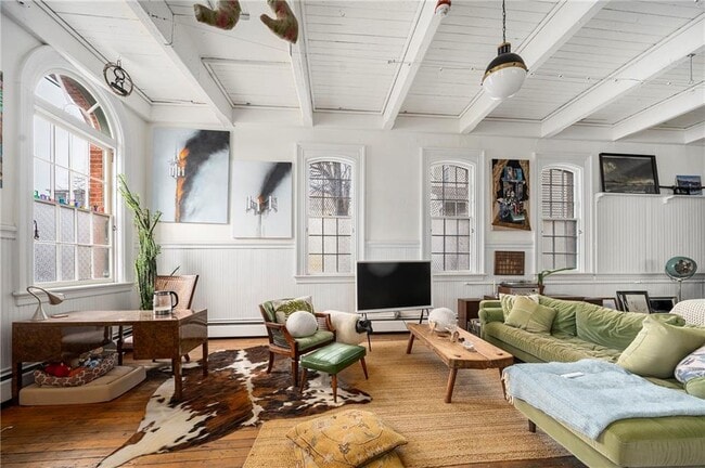 Building Photo - 4 Pallas St