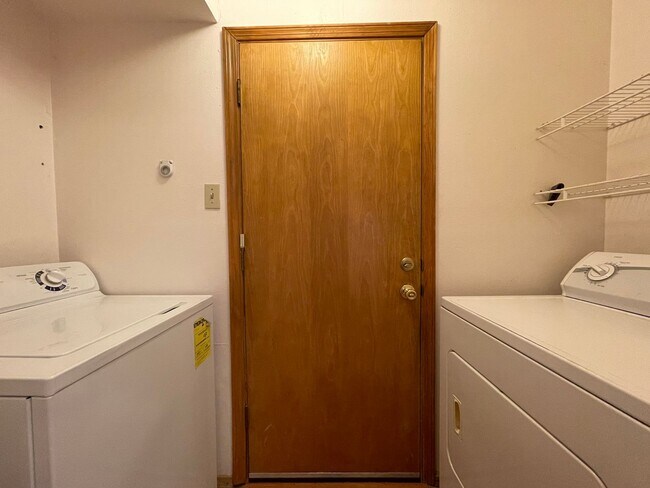 Building Photo - 274 Garver Ln