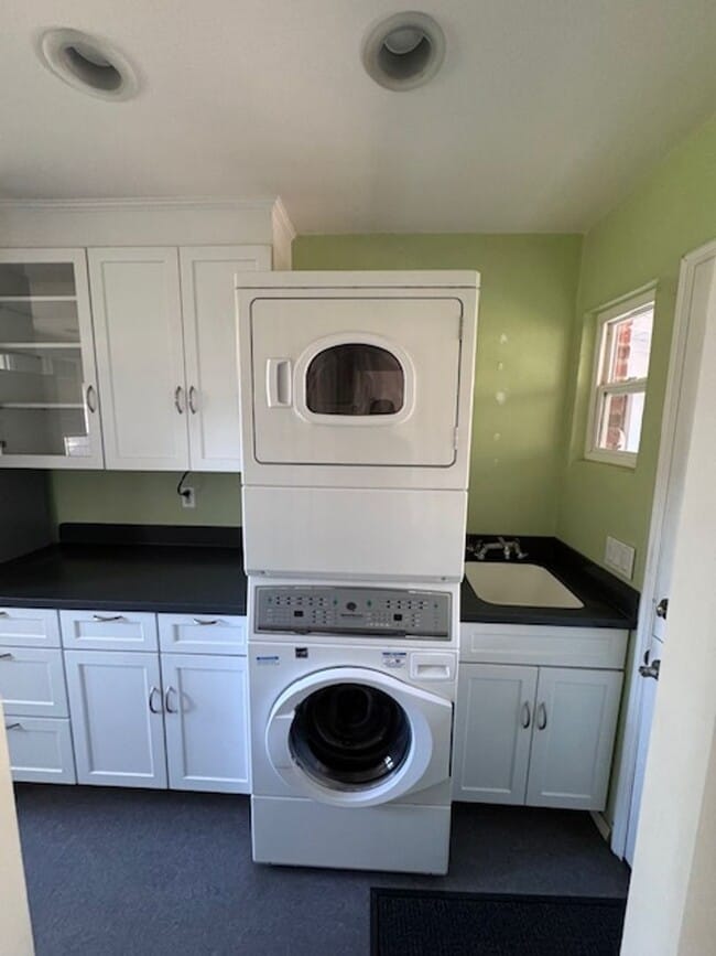 Building Photo - 3 bed/ 2 Bath House within Walking Distance to Cal Poly