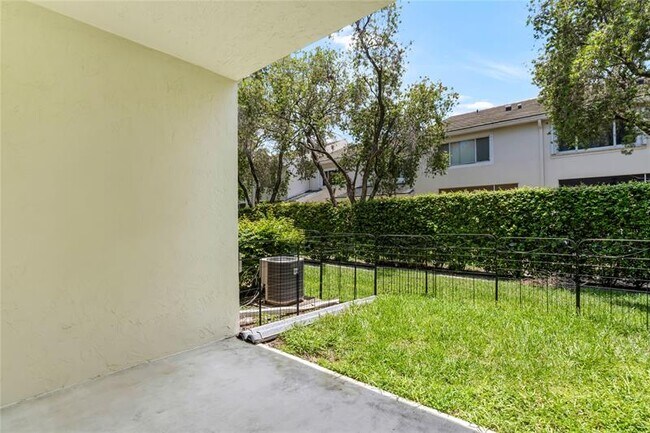 Building Photo - 9968 NW 57th Manor