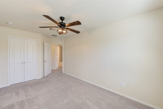 Building Photo - 8335 Hawthorn Vly Ln