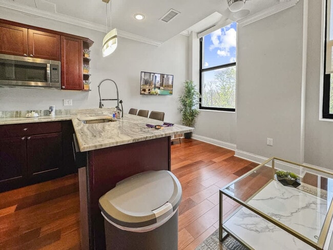 Building Photo - 1421 N 5th St