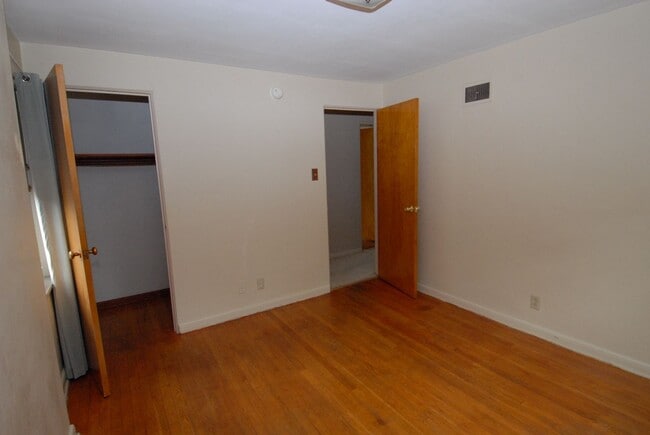 Building Photo - St Louis County/City Greendale/near UMSL