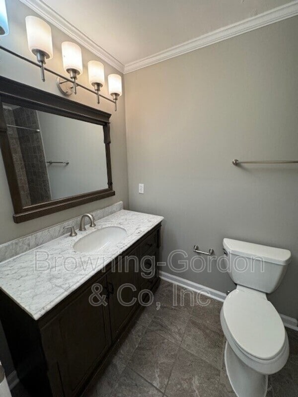 Building Photo - 215 Hillsboro Pl