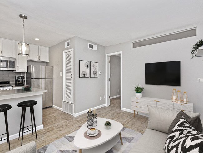 Building Photo - 43 Hyde Park