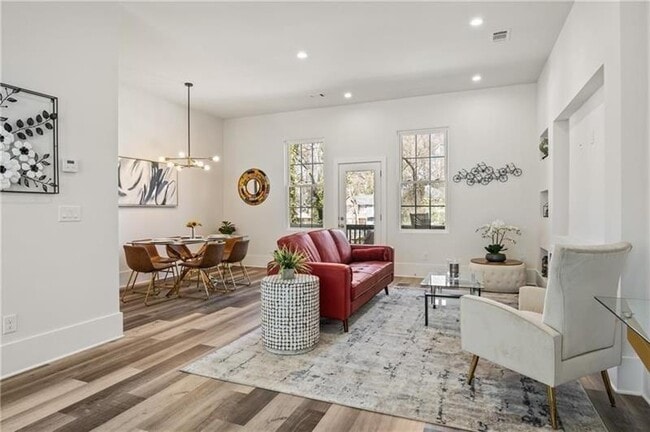 Building Photo - 3165 Dogwood Dr