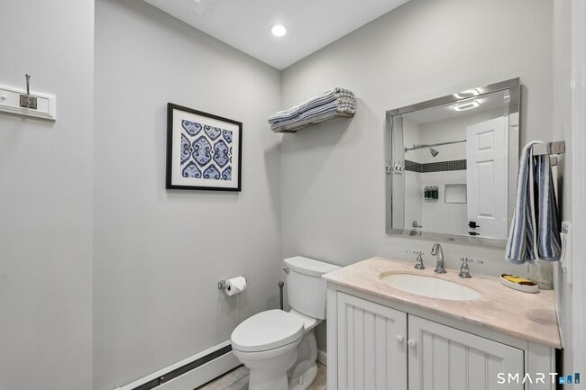 Building Photo - 687 Richies Way
