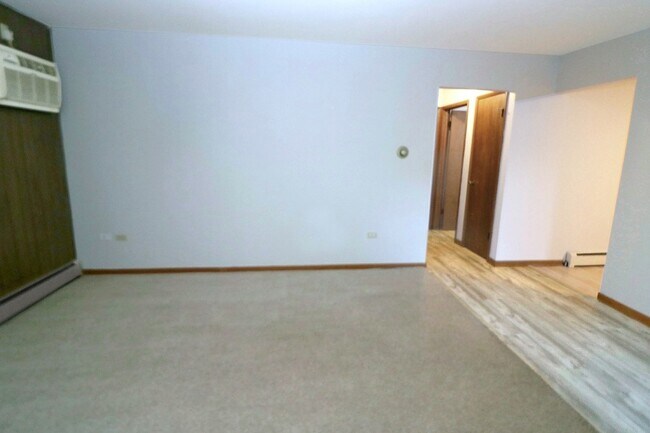 Building Photo - 220 Griffing Ave