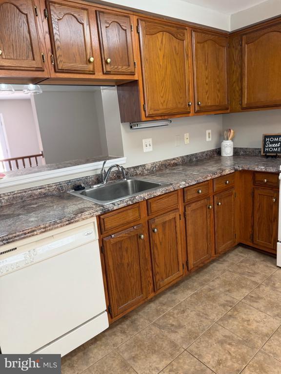 Building Photo - 6810 Ericka Ave