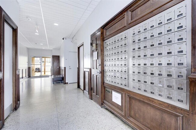 Building Photo - 1800 Lavaca St