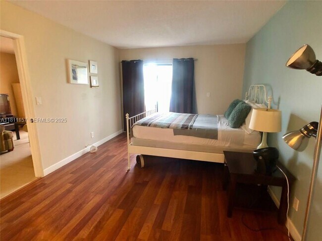 Building Photo - 10026 Winding Lake Rd