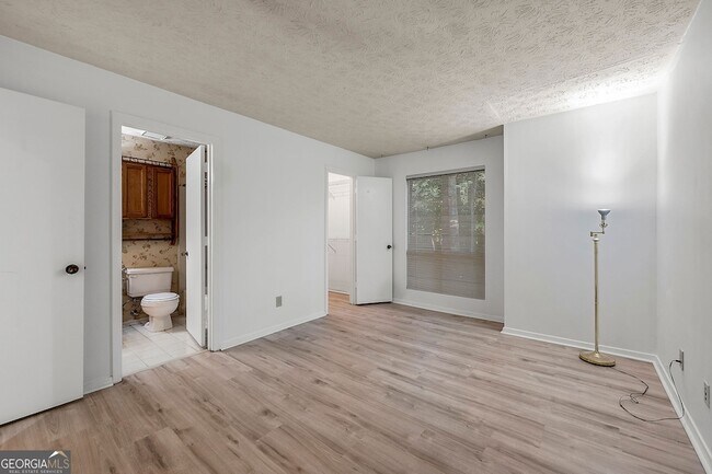 Building Photo - 1306 McClelen Way