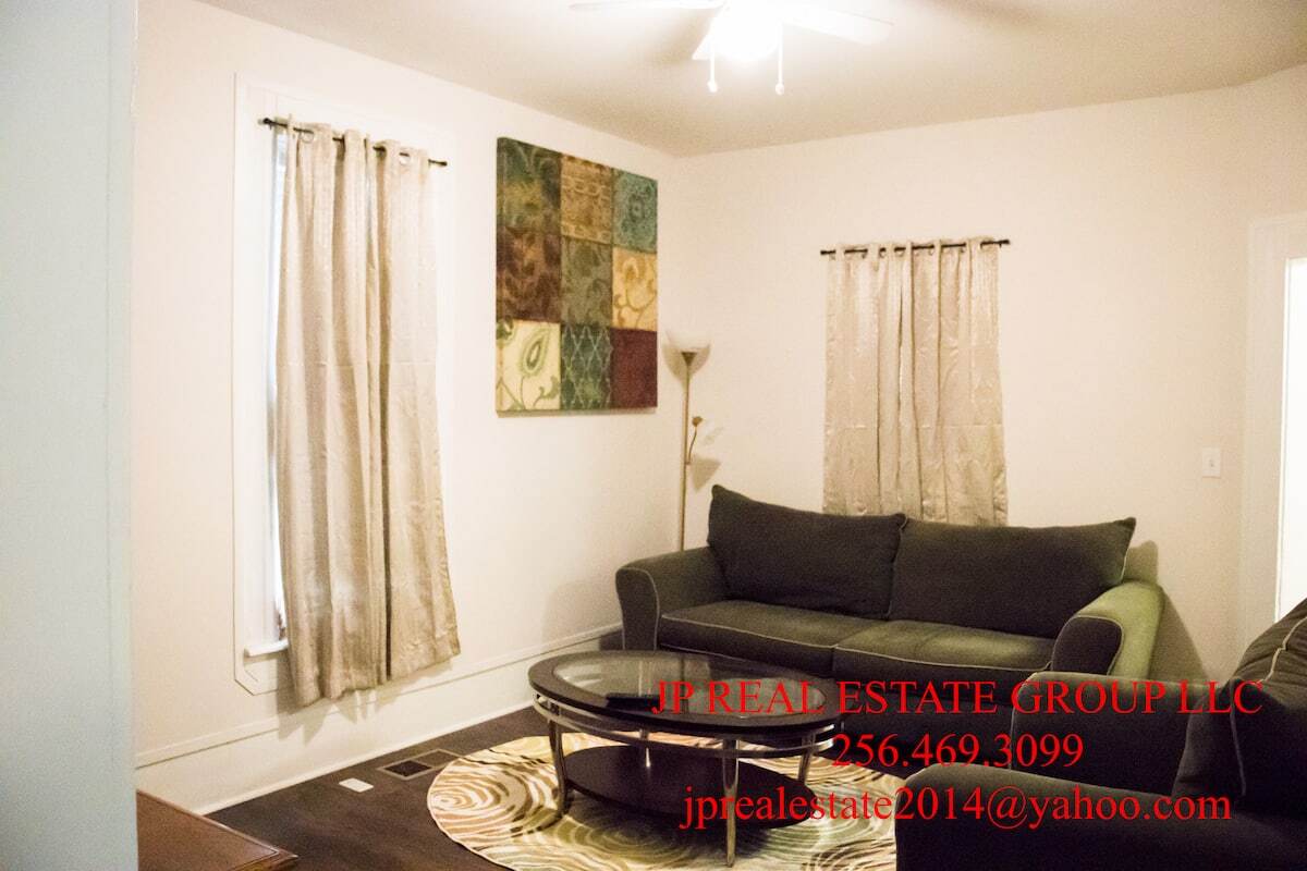 Building Photo - 714 4th Ave SE