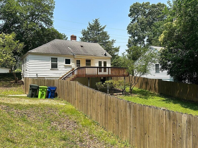 Building Photo - 800 Dixie Trail