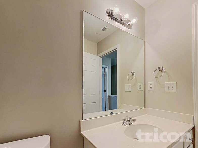 Building Photo - 7929 Village Pass