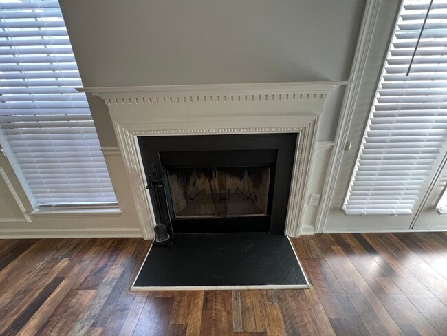 Building Photo - 4325 Pine Springs Ct